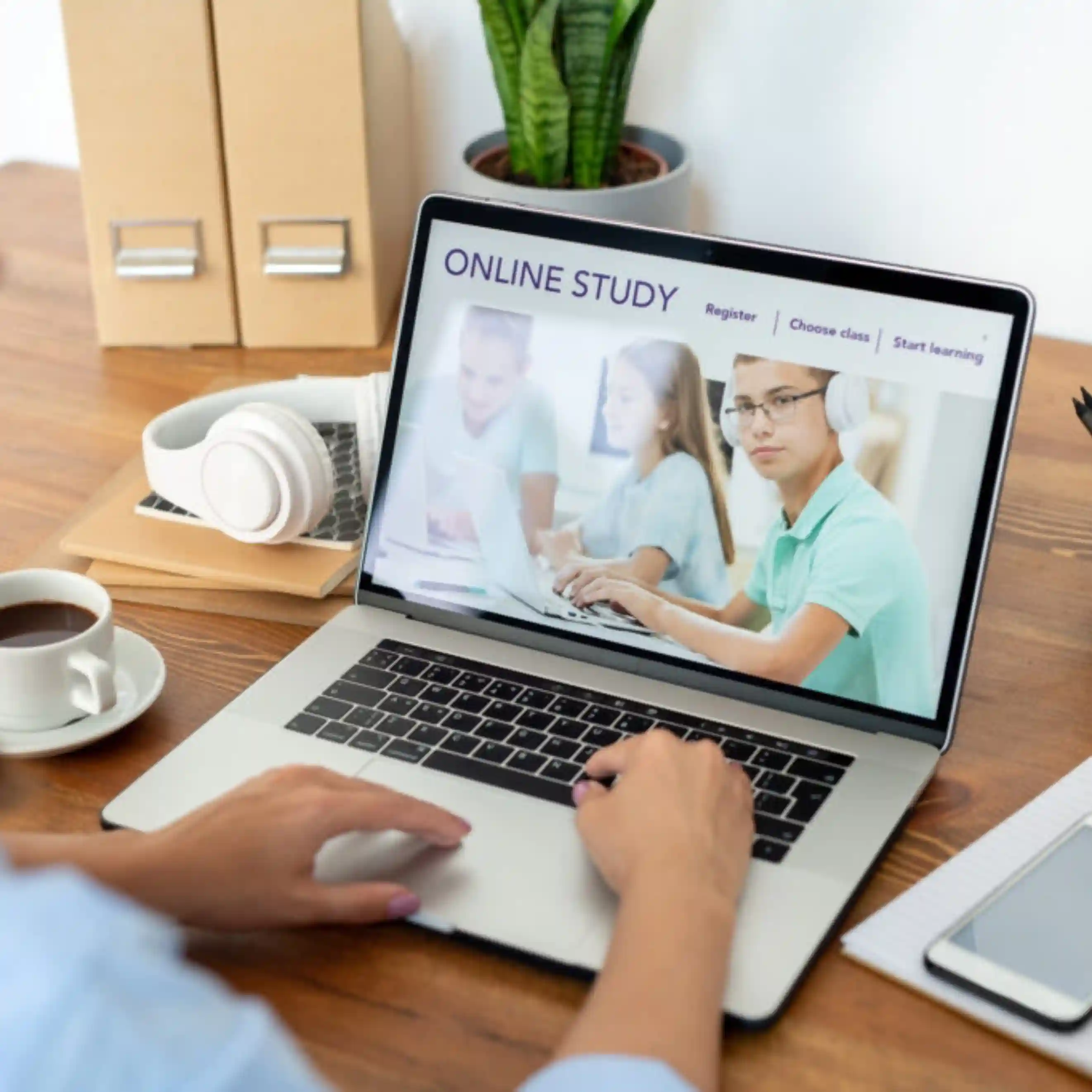 Best Online Learning Website Services | Dubai’s Leading Agency - Adwhs Solutions