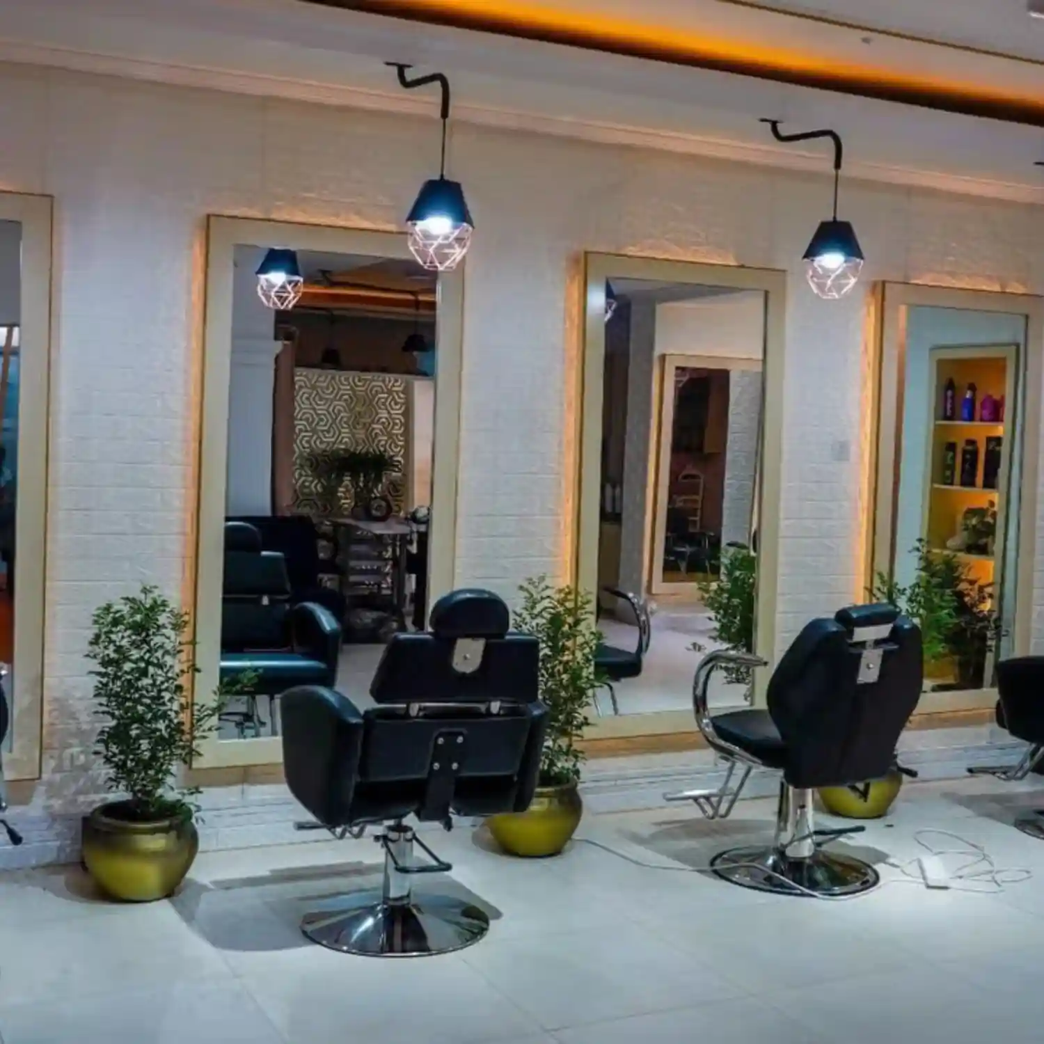 Best Beauty Parlour SEO Services in Dubai | Adwhs Solutions 2025